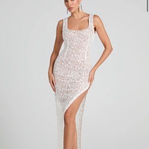 Chic White Sequin Dress with Slit